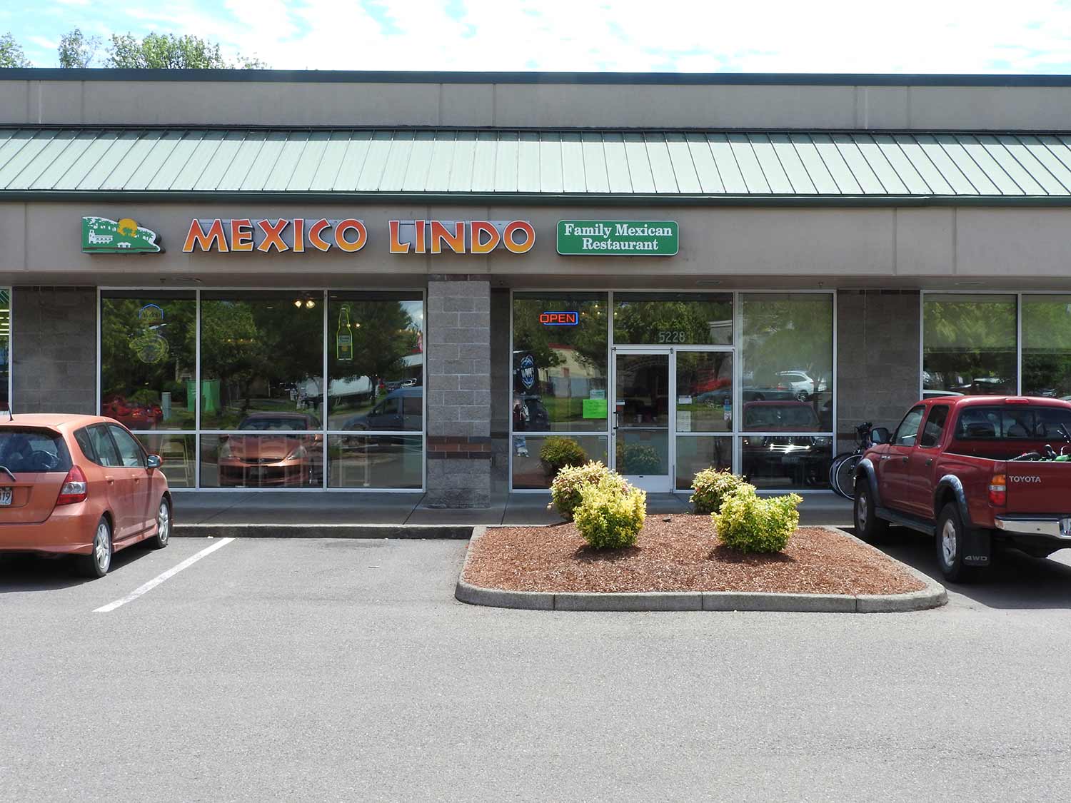 Mexico Lindo corvallis entrance